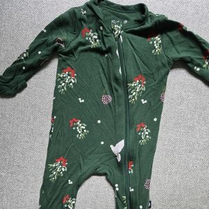 Kyte Baby Christmas/Mistletoe/Dove Onesie NB